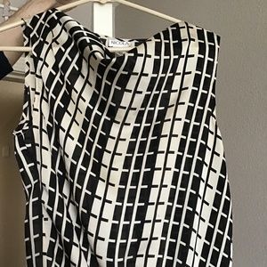 Nicola woman’s sleeveless blouse